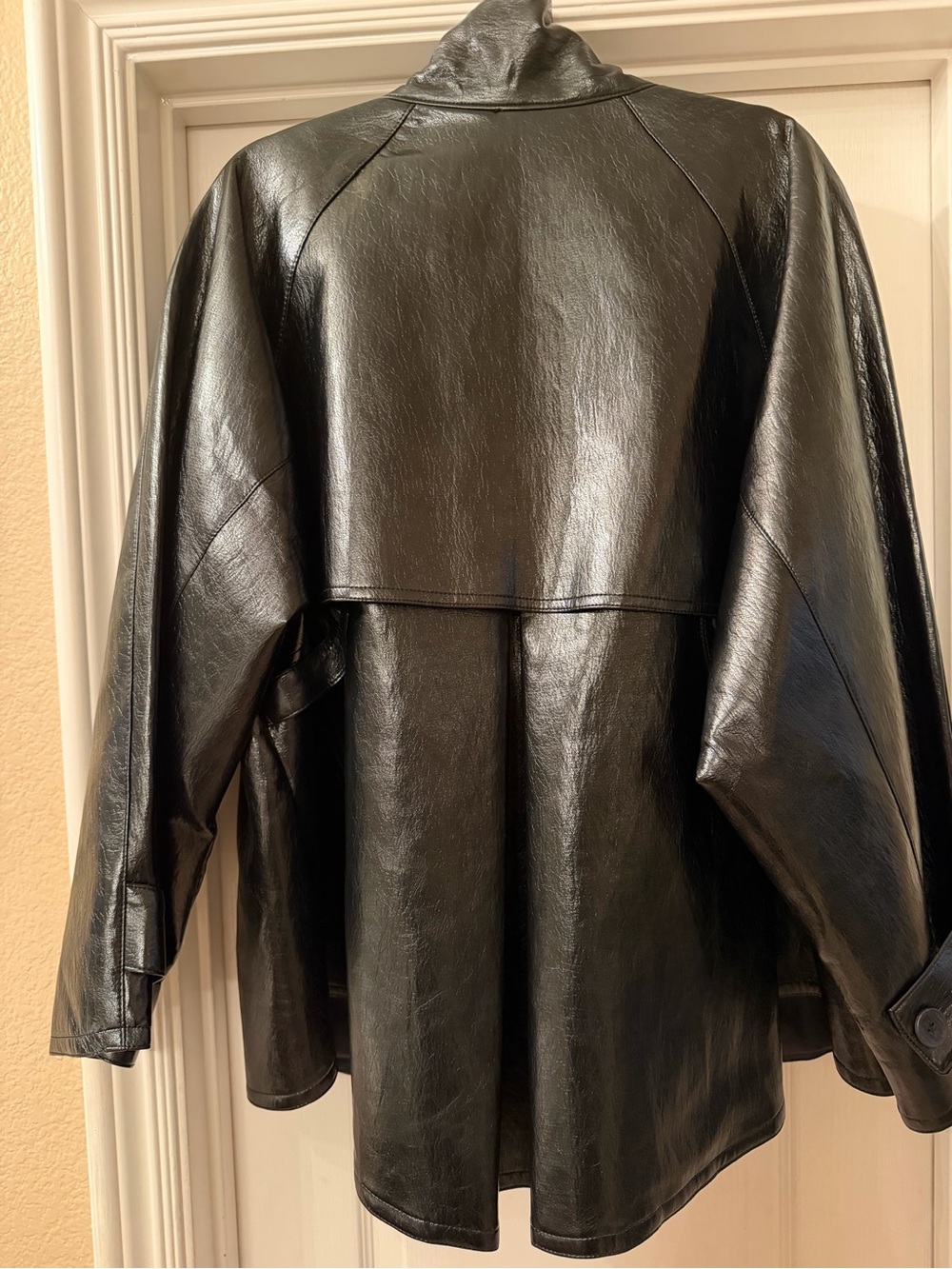 The Frankie Shop Black Patent Oversized Leather Jacket - Picture 3 of 11